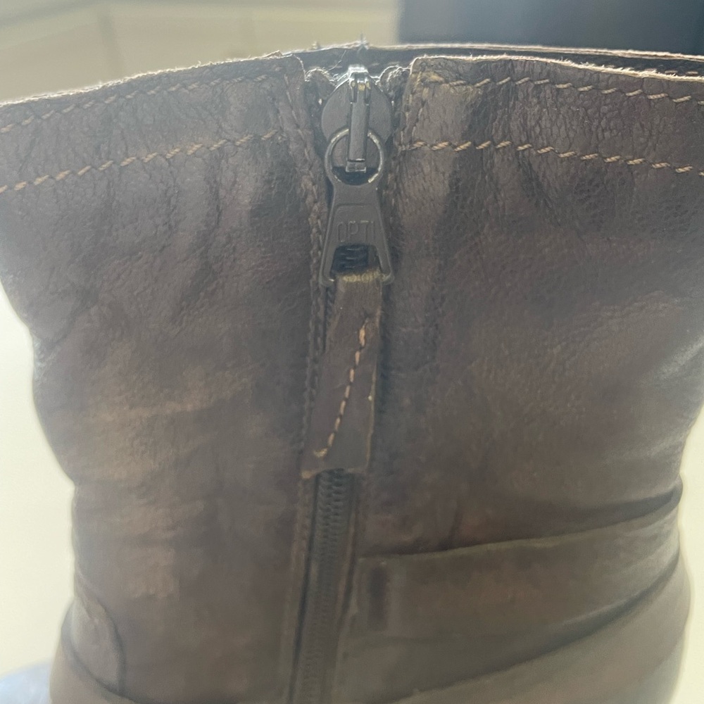 MJUS Women’s Leather Buckle Zip Up Ankle Boots.  Size 39, (approx size US 7). - Picture 12 of 13